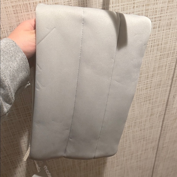 RHODE Gray Pouch - Picture 4 of 4